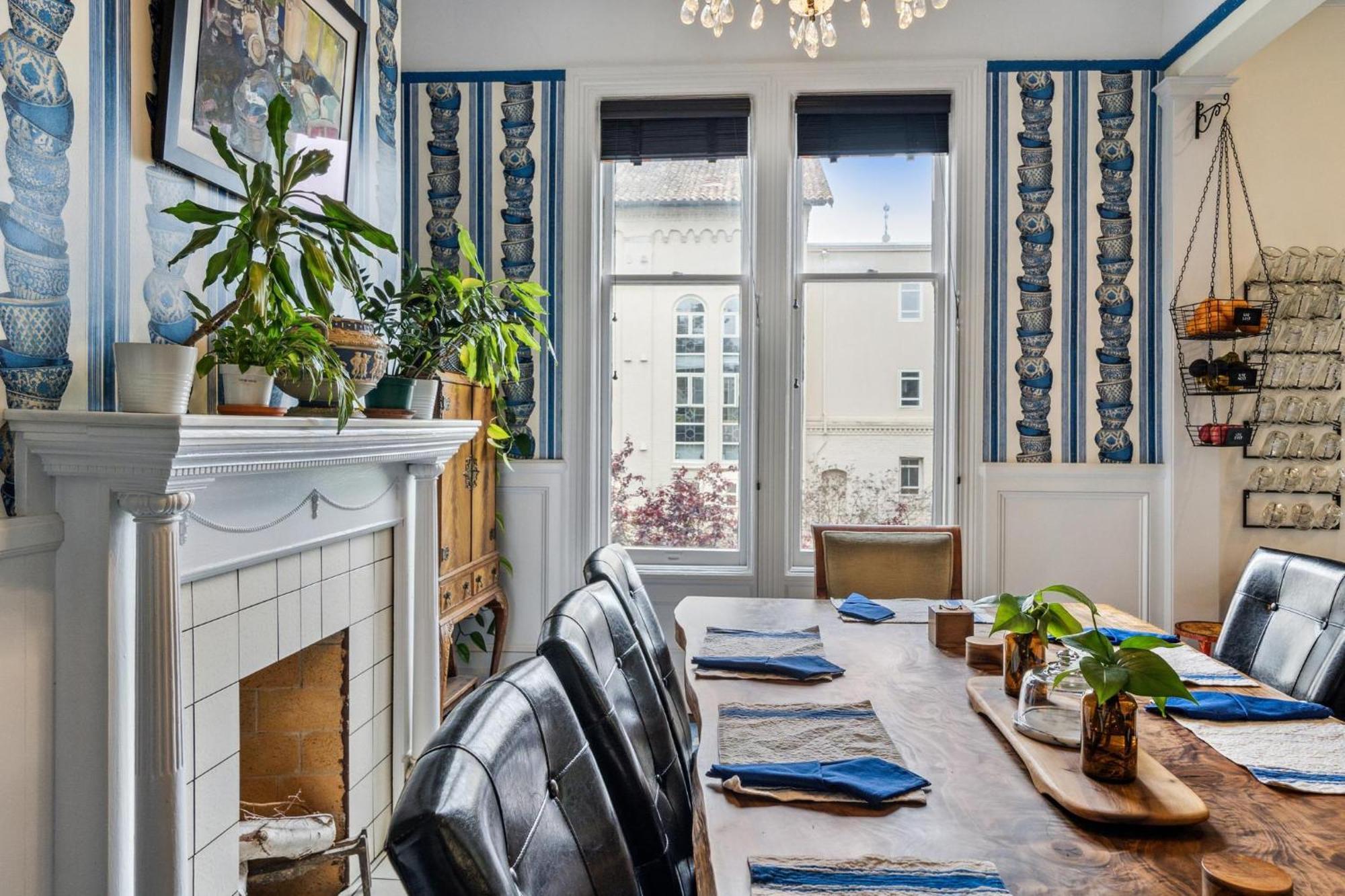 Сasa de vacaciones Historic & Charming Victorian Sleeps 11 *