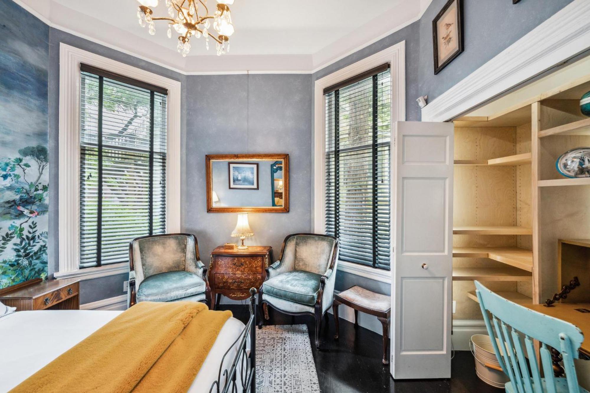 Сasa de vacaciones Historic & Charming Victorian Sleeps 11 *