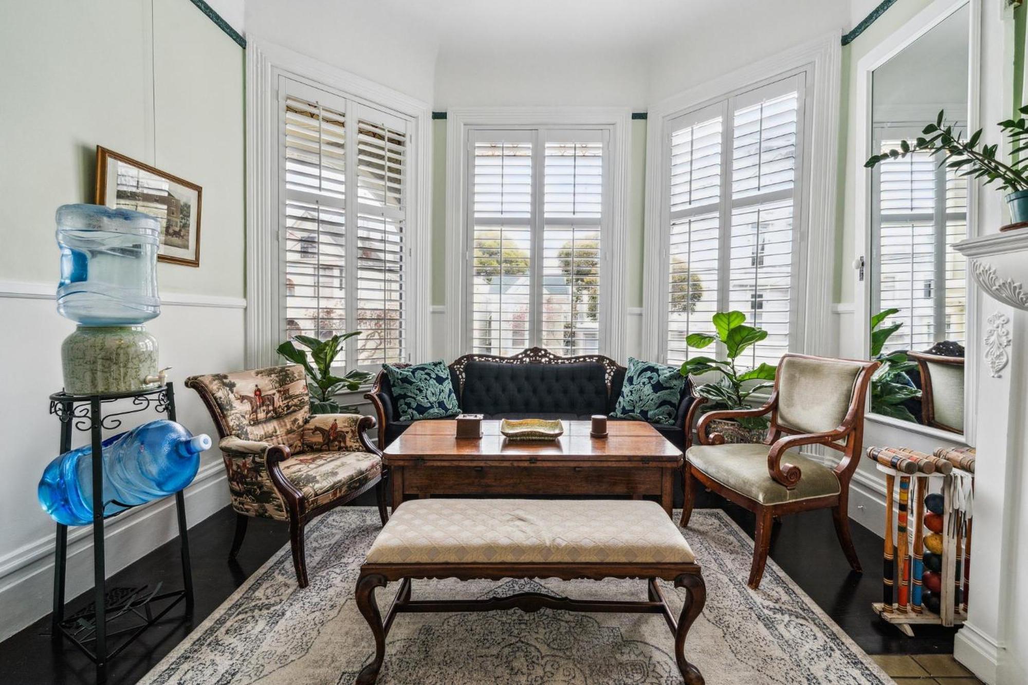 Сasa de vacaciones Historic & Charming Victorian Sleeps 11